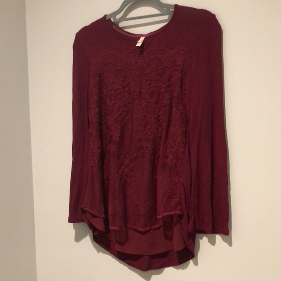 Xhilaration Maroon detailed Top - Picture 2 of 4